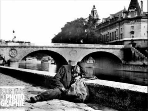 Youtube: Sous les ponts de Paris - Lucienne Delyle