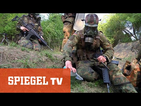 Youtube: Rekruten bei der Bundeswehr: "Die Augeeeeen links!" (3/3) | SPIEGEL TV