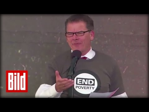 Youtube: Gerd Müller (CSU) redet Englisch - Denglisch-Rede beim "Earth Day" - Development awkward I love you