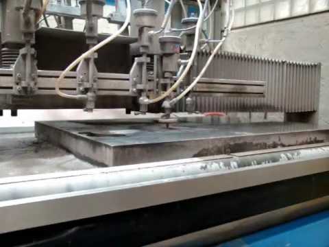 Youtube: Wasserstrahlschneiden mit 5.900 bar - Baustahl 96mm