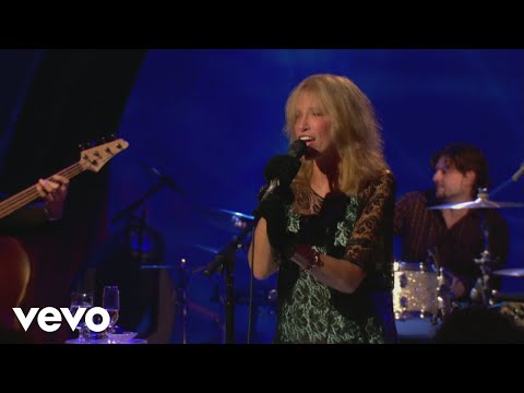 Youtube: Carly Simon - You Belong to Me (Live On The Queen Mary 2)