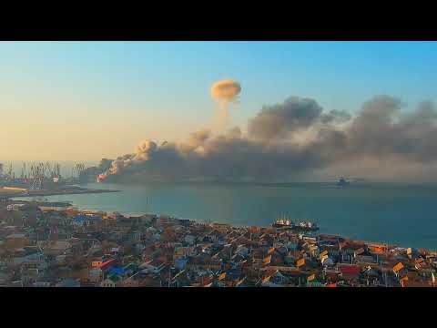 Youtube: БЕРДЯНСК: взрывы и пожар в порту 24 марта 2022 года - высокое качество