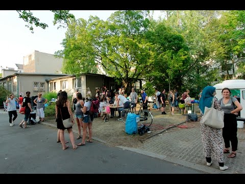 Youtube: "Berlin hilft!" am Helfer-Limit bei LaGeSo Berlin Moabit - SKK fragt nach