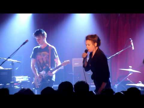 Youtube: Catherine Ringer - JALOUSIE - La boule noire - 05/04/2011 - live