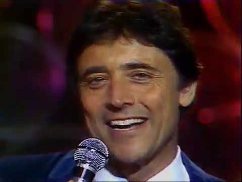 Youtube: Sacha Distel / Scoubidou / live 1984