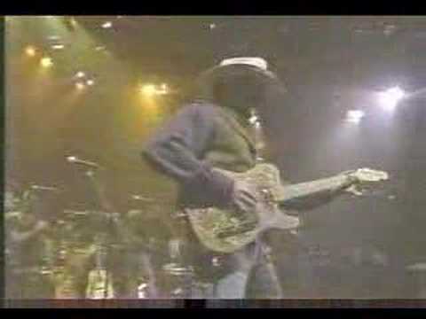 Youtube: Brad Paisley "Nervous Breakdown"