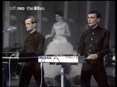 Youtube: Kraftwerk - Das Model,  Na Sowas - ZDF German Television (original transmission 29/03/1982)