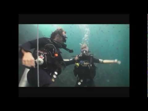 Youtube: Samantha Fox - Scuba Diving 2011 - The First Dive