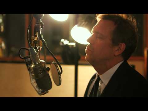 Youtube: Hugh Laurie - Unchain My Heart (from Ocean Way Studios)