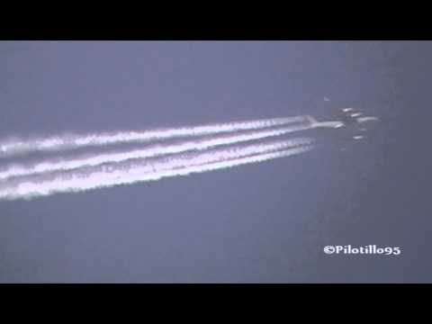 Youtube: Contrail Spotting: USAF C-17 Contrails