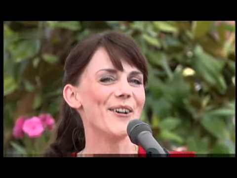 Youtube: Anna Depenbusch - Glücklich in Berlin 2011