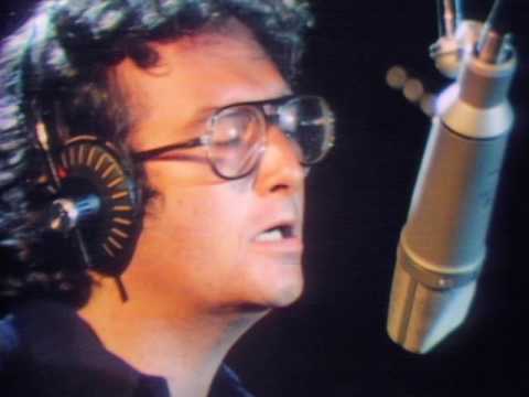 Youtube: Randy Newman - Short People (Official Video)