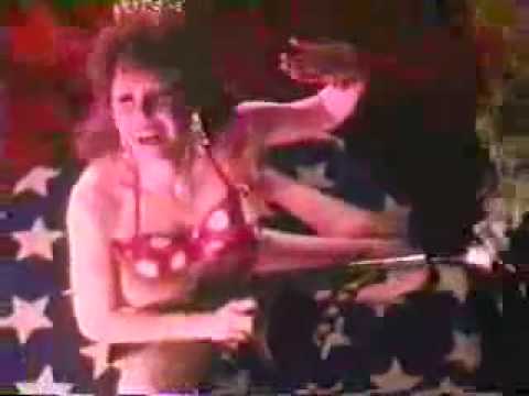 Youtube: The Cramps - Bikini Girls With Machine Guns