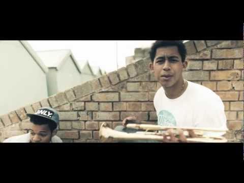 Youtube: Rizzle Kicks - Down With The Trumpets