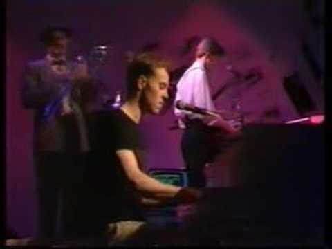 Youtube: Thomas Dolby I Scare Myself Live