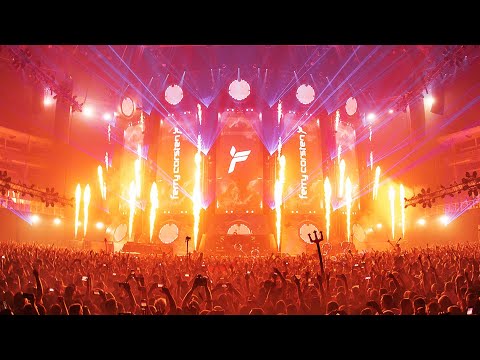 Youtube: FERRY CORSTEN plays 'Barber's Adagio For Strings' (Live at Transmission Prague 2019) [4K]