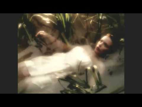 Youtube: Kylie Minogue & Nick Cave - Where The Wild Roses Grow