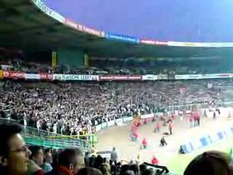 Youtube: Werder II - St. Pauli ..never walk alone...