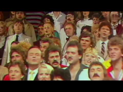 Youtube: 220 Solisten der DDR - Alt wie die Welt 1984