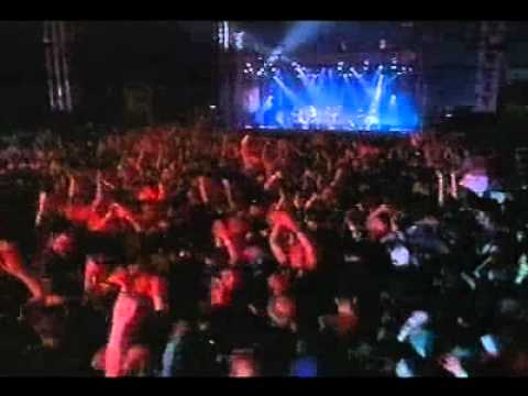 Youtube: Proclaimers : I'm Gonna Be (500 Miles) Live at T in the Park 2001