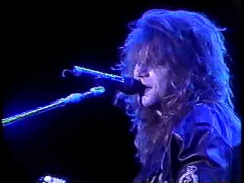 Youtube: Bon Jovi - Never Say Goodbye (acoustic / Santiago 1990)