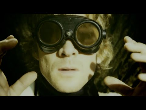 Youtube: The Raconteurs – Broken Boy Soldier (Official Music Video)