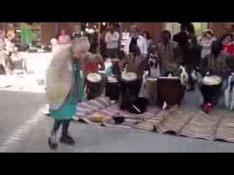 Youtube: Anna la Pazza al Maglio con una esibizione Afrodanzante