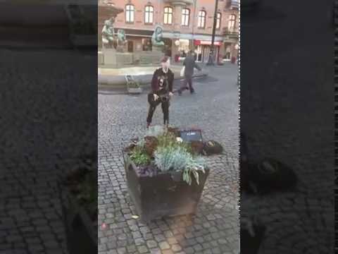 Youtube: Awesome kid holding a one-man-punk-show in Gothenburg #shorts