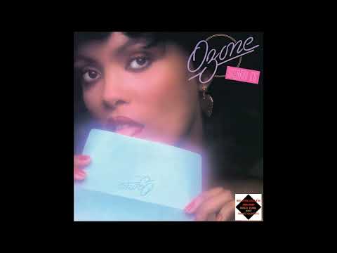Youtube: Ozone  -  Keep On Dancin'