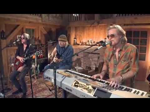 Youtube: "Wait For Me"- Daryl Hall, Todd Rundgren