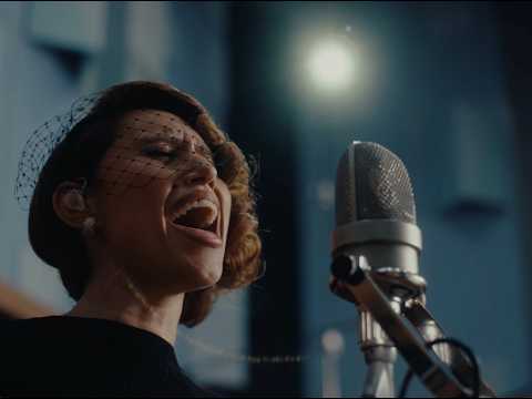 Youtube: RAYE - Nightingale Lane. (Live at Abbey Road Studios)