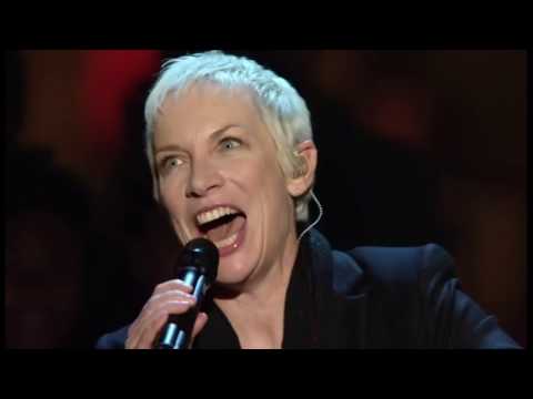 Youtube: Annie Lennox - Angels we have heard on high