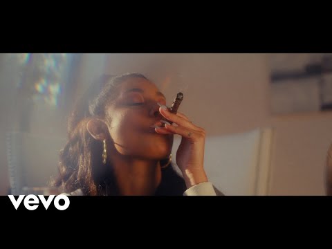 Youtube: DaniLeigh - Bullshit