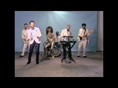 Youtube: Tuxedo - So Good (Official Video)