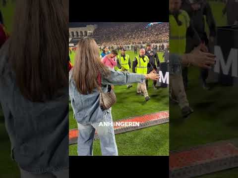 Youtube: Die unterschiedlichen Reaktionen von Messi und Ronaldo #Sport #Sportunterricht #sportstar