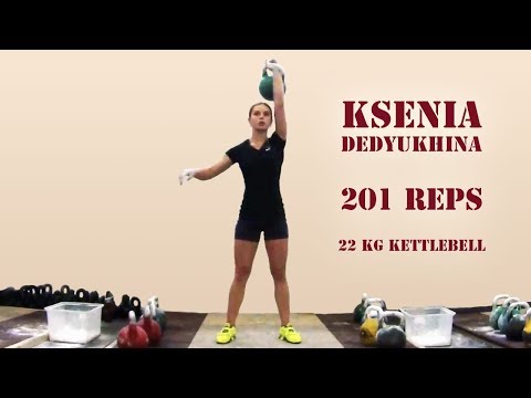 Youtube: Ksenia Dedyukhina | 22 kg kettlebell snatch - 201 reps in 10 minutes (2014)