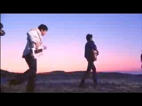 Youtube: Vampire Weekend - Cape Cod Kwassa Kwassa