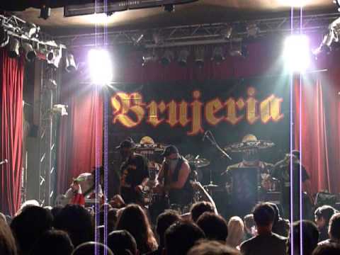 Youtube: Brujeria - Consejos Narcos + Matando Gueros (Berlin 12.12.2012)