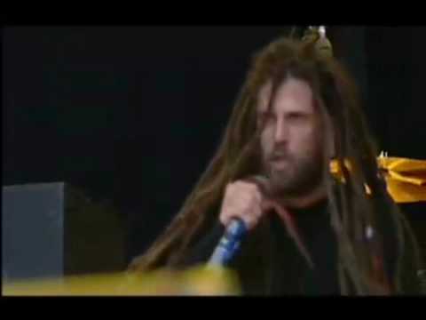 Youtube: Six Feet Under - Bringer Des Blutes