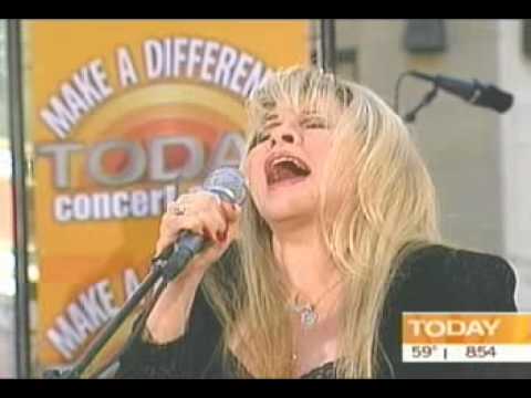 Youtube: Stevie Nicks - Stand Back, live in 2005