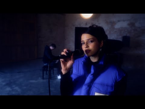 Youtube: Nina Chuba - Nicht allein (Official Piano Version)