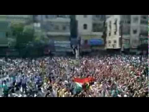 Youtube: صلاح الدين || الآلاف في دوار الحرية راائع20-7-2012