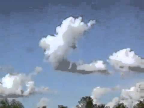 Youtube: UFO Hiding behind the cloud  São Paulo, Brasil Feb 24 2011