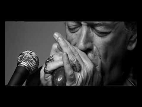 Youtube: Charlie Musselwhite w/ Richard Bargel