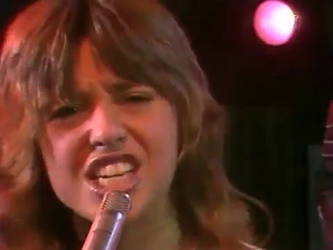 Youtube: SUZI QUATRO- SHE'S IN LOVE WITH YOU (1978)
