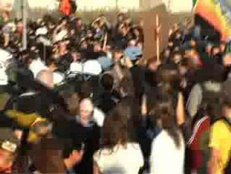 Youtube: 22.9. Berlin Demo: Freiheit statt Angst. -  Police Brutality