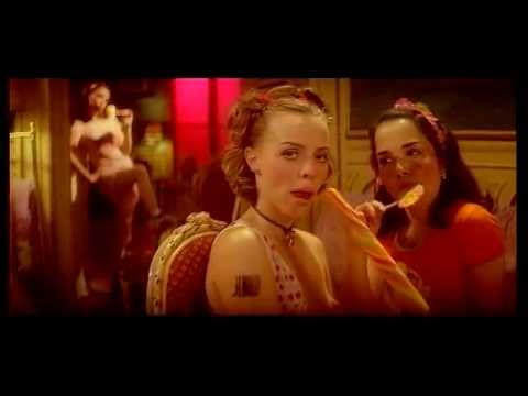 Youtube: Airbag (1997) - Spanish film trailer.