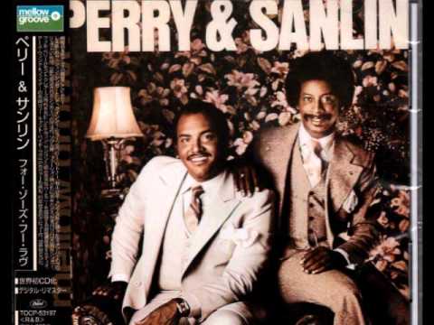 Youtube: Perry & Sanlin - Can´t Hide Love