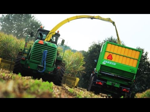 Youtube: John Deere 7400 with good engine sound - harvesting maize - mais hakselen - Zbiór kukurydzy