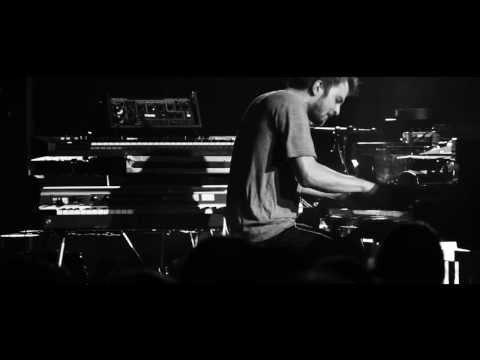 Youtube: Nils Frahm - Toilet Brushes - More (Live in London)